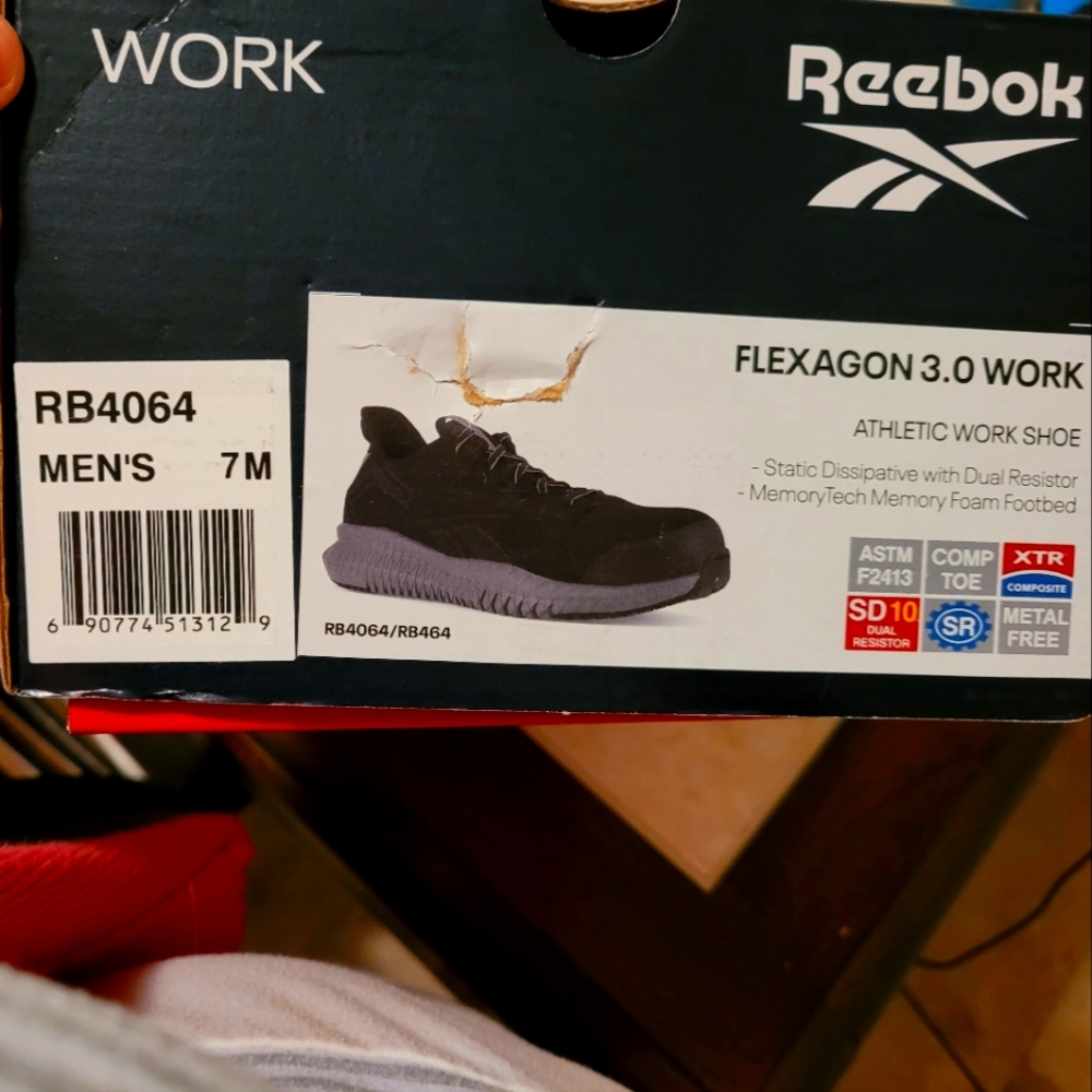 Brand new Reebok mens work shoes. Safety toe. Flexagon 3.0